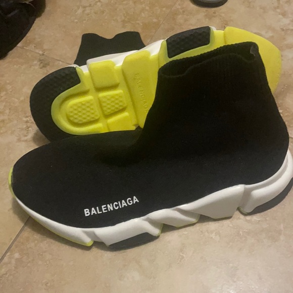 COPY - Balenciaga shoes size 38 (7.5) worn once🔥 - Picture 1 of 2